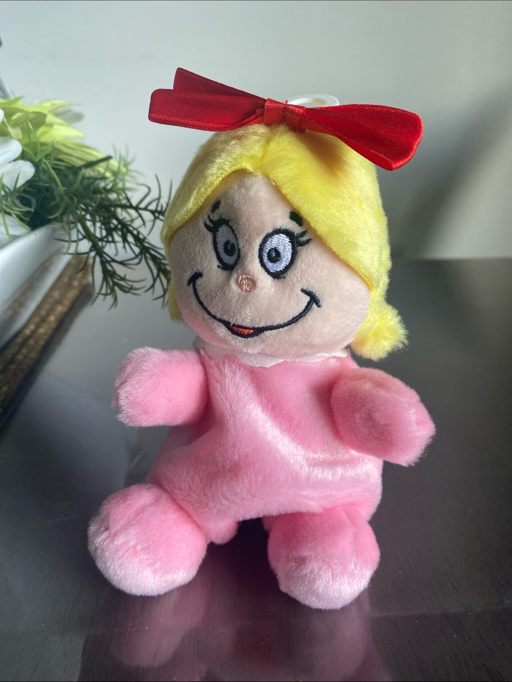 NWOT🌈 Aurora Palm Pal Cindy Lou Dr. Seuss plush gifts